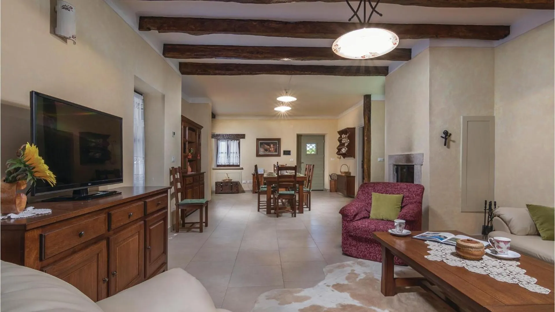 Gorgeous Home In Pazin